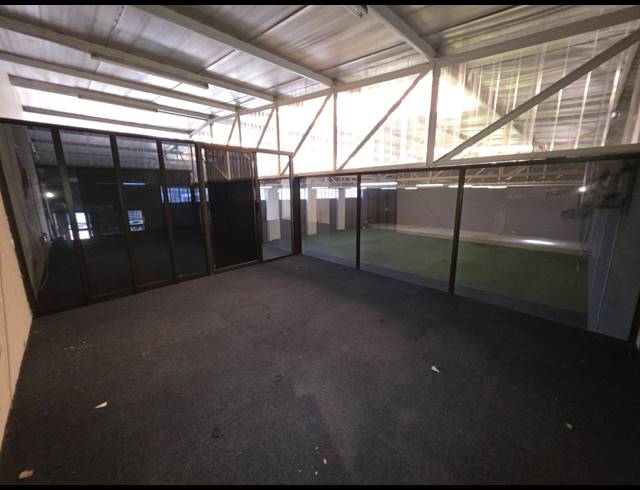 1,000M² WAREHOUSE FOR SALE IN HILTON